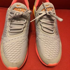 Nike 270